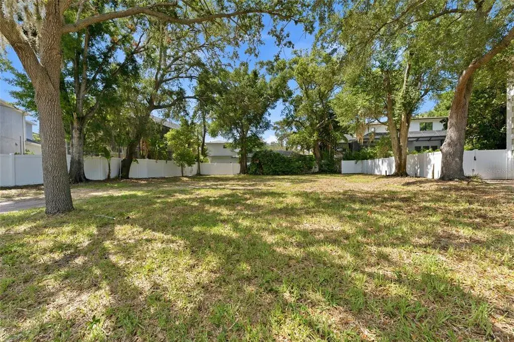 Property for sale at 5010 W AZEELE STREET, TAMPA, FL, 33609