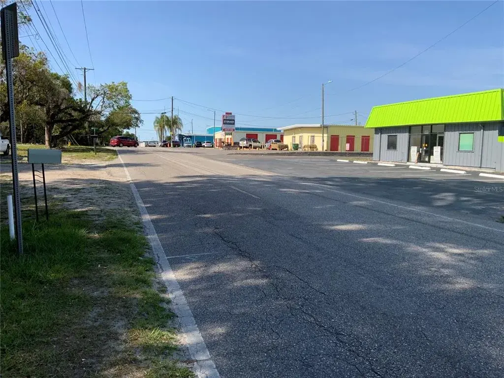 Looking North on N 50th Street