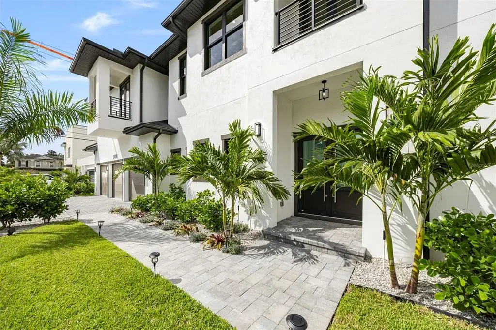 Property for sale at 3701 S LYNWOOD AVENUE, TAMPA, FL, 33611