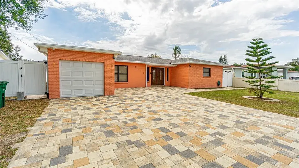 Property for sale at 3112 W HENRY AVENUE, TAMPA, FL, 33614