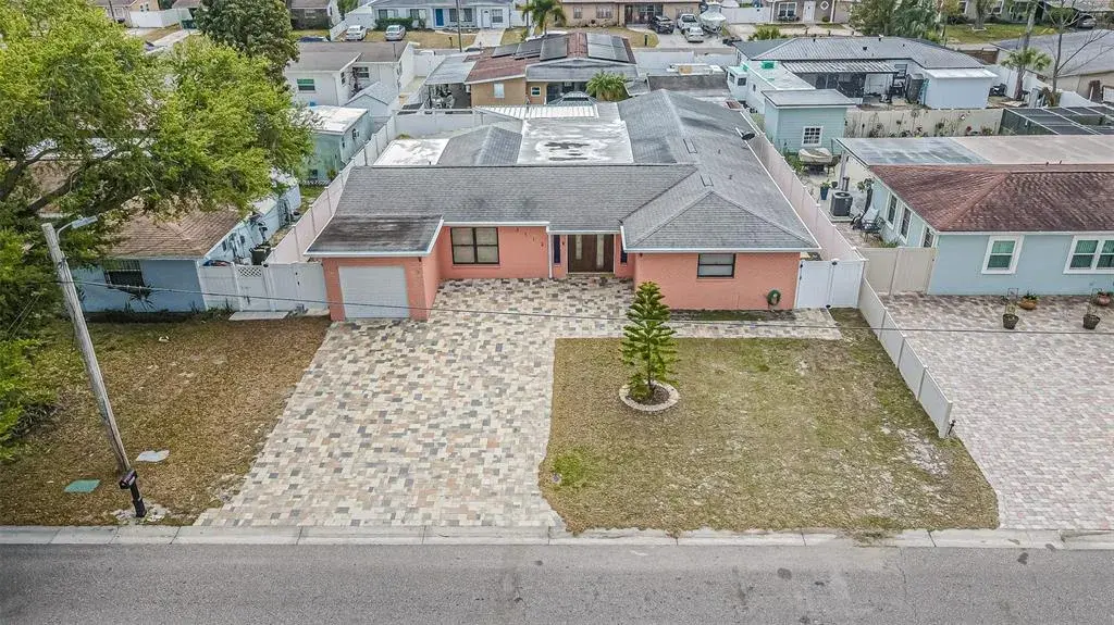 Property for sale at 3112 W HENRY AVENUE, TAMPA, FL, 33614