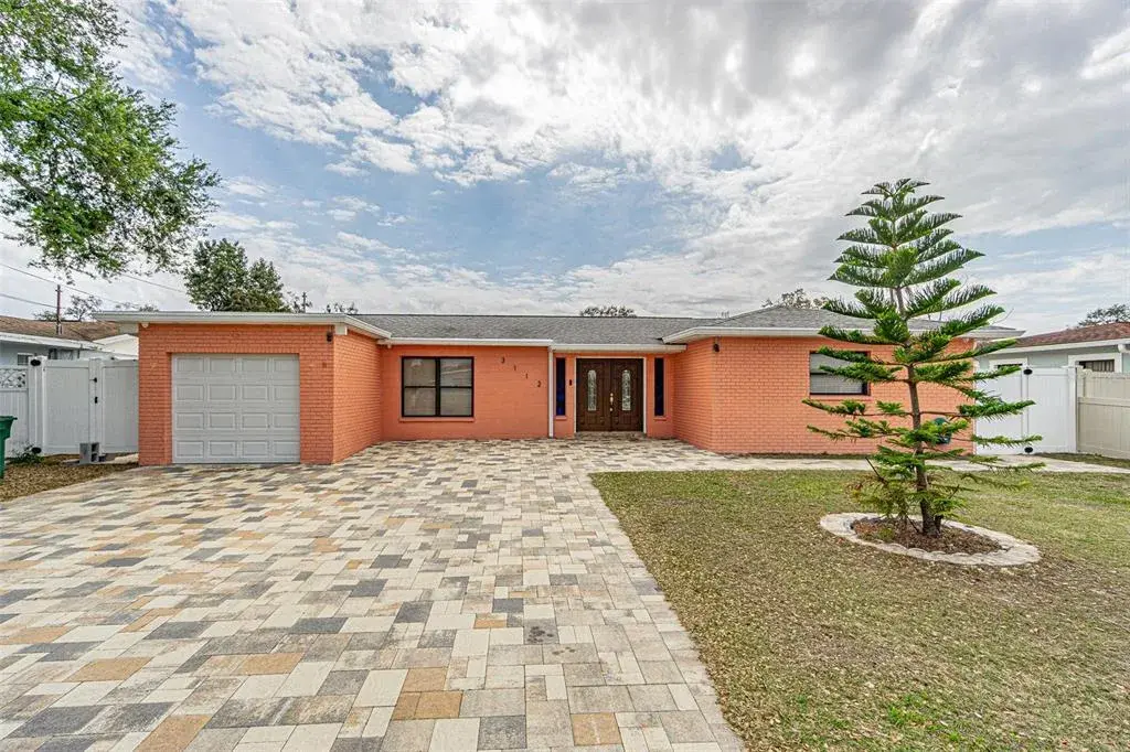 Property for sale at 3112 W HENRY AVENUE, TAMPA, FL, 33614