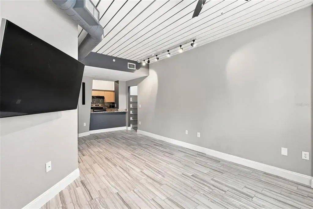 Property for sale at 2410 W AZEELE STREET UNIT 216, TAMPA, FL, 33609