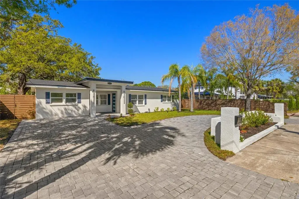 Property for sale at 2117 S WEST SHORE BOULEVARD, TAMPA, FL, 33629