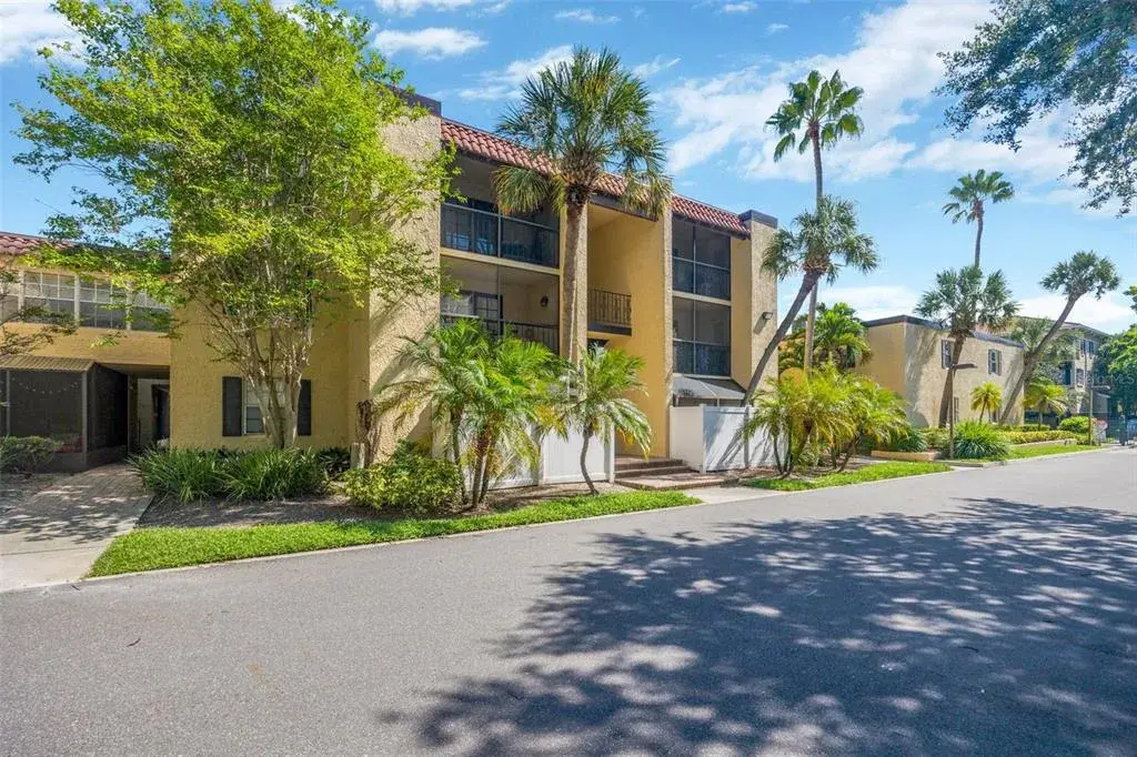 Property for sale at 5305 SAN SEBASTIAN COURT UNIT 127, TAMPA, FL, 33609