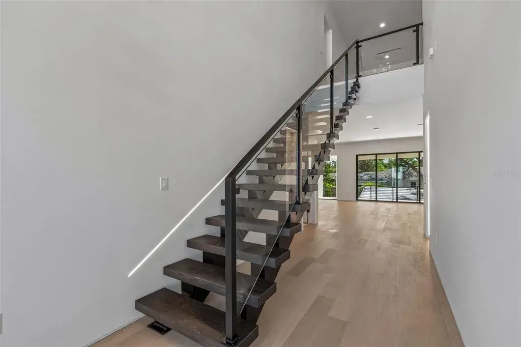 Property for sale at 206 S TREASURE DRIVE, TAMPA, FL, 33609