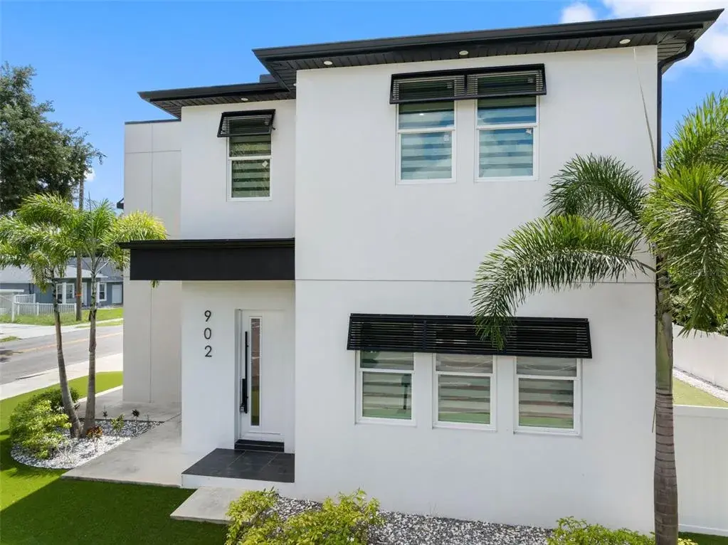 Property for sale at 902 W SLIGH AVENUE, TAMPA, FL, 33604