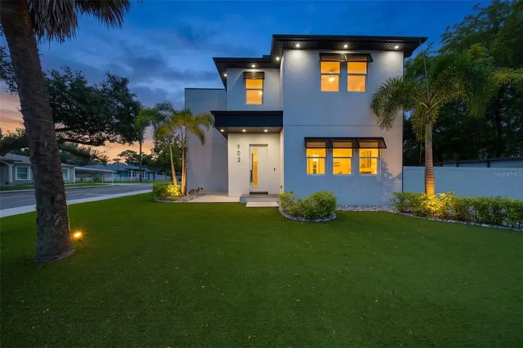 Property for sale at 902 W SLIGH AVENUE, TAMPA, FL, 33604
