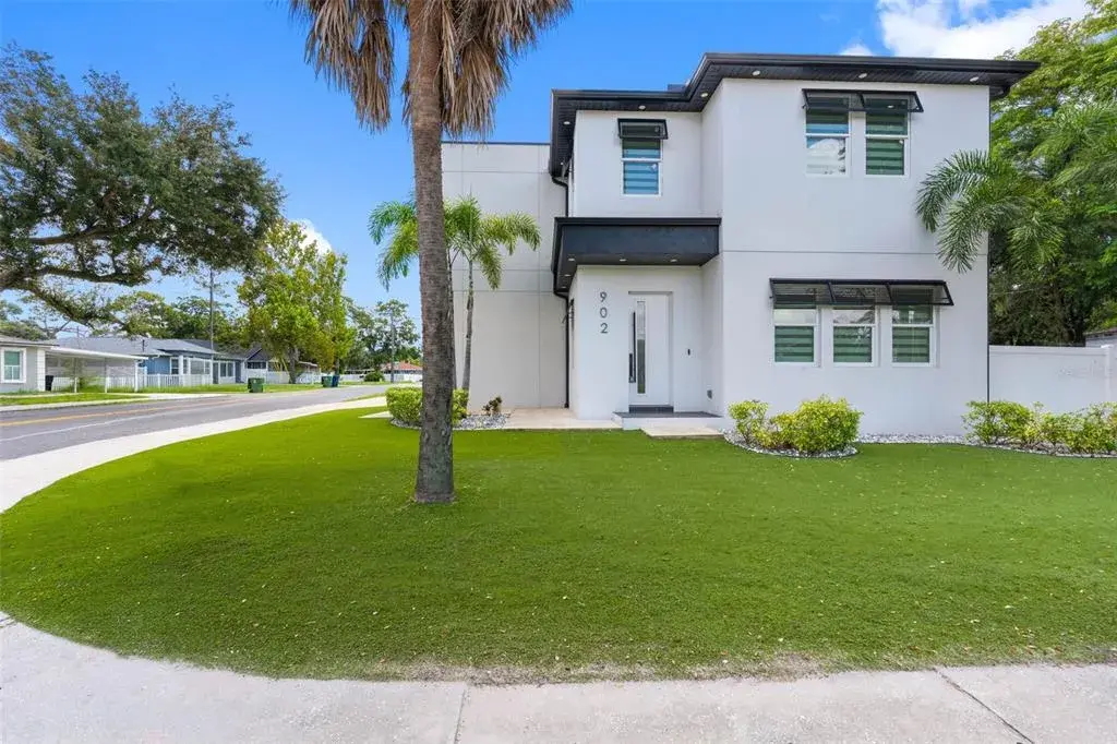 Property for sale at 902 W SLIGH AVENUE, TAMPA, FL, 33604