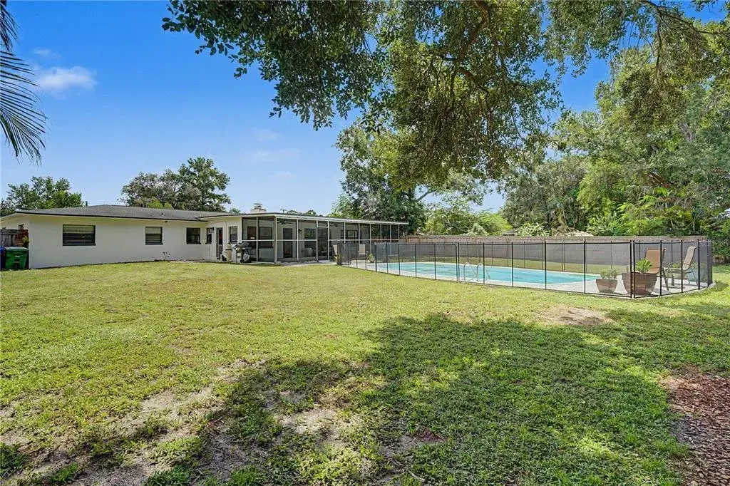 Large Yard and Pool