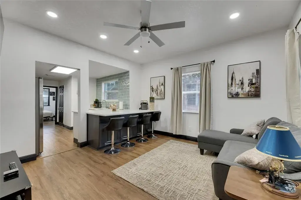 Property for sale at 1009 E COLUMBUS DRIVE, TAMPA, FL, 33605