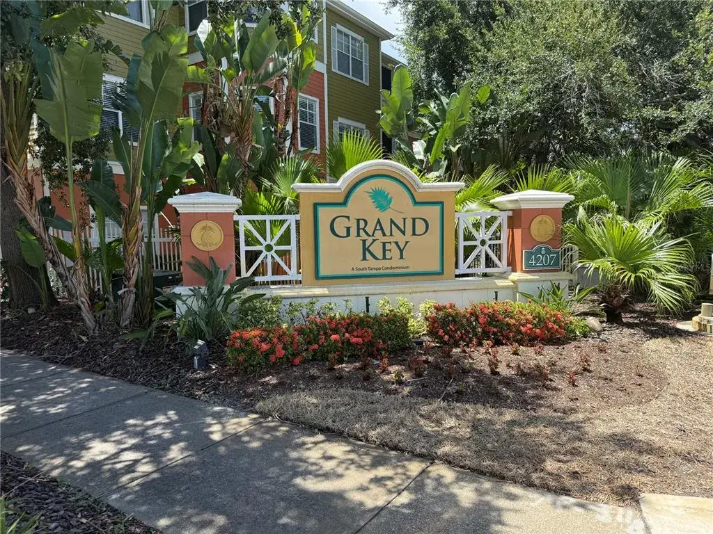 Property for sale at 4207 S DALE MABRY HIGHWAY UNIT 2414, TAMPA, FL, 33611
