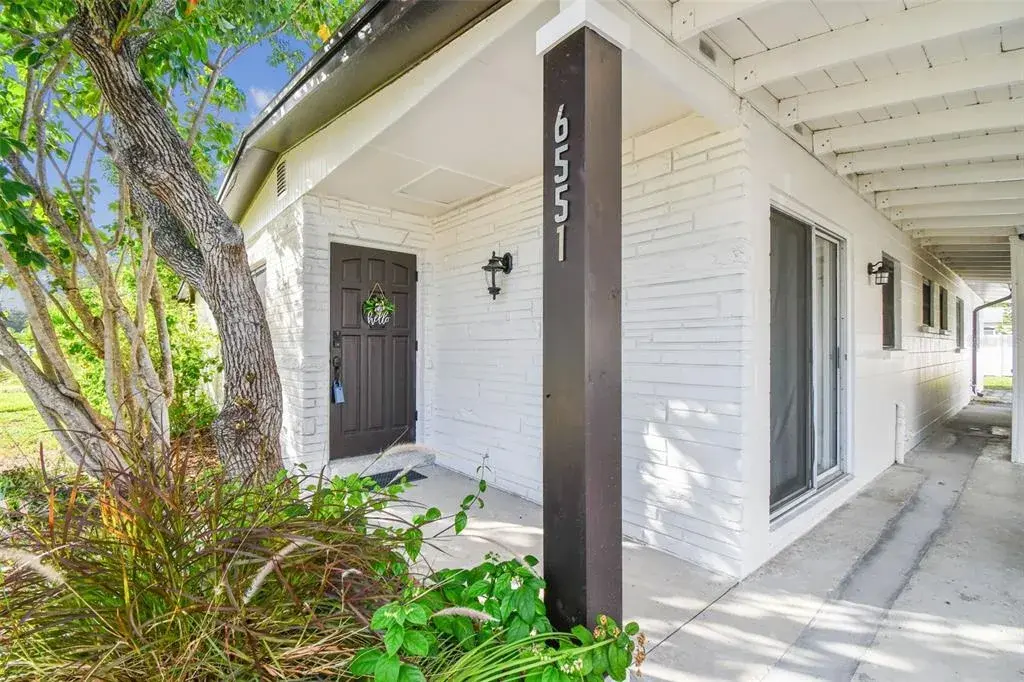Property for sale at 6551 S WEST SHORE CIRCLE, TAMPA, FL, 33616