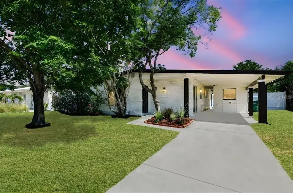 Property for sale at 6551 S WEST SHORE CIRCLE, TAMPA, FL, 33616