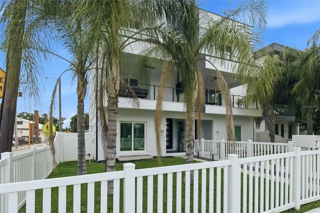 Property for sale at 215 W COLUMBUS DRIVE UNIT 2, TAMPA, FL, 33602