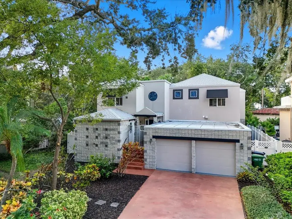 Property for sale at 2713 CHAMBRAY LANE, TAMPA, FL, 33611
