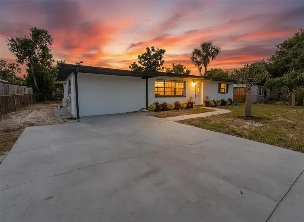 Property for sale at 4112 W FAIRVIEW HEIGHTS, TAMPA, FL, 33616