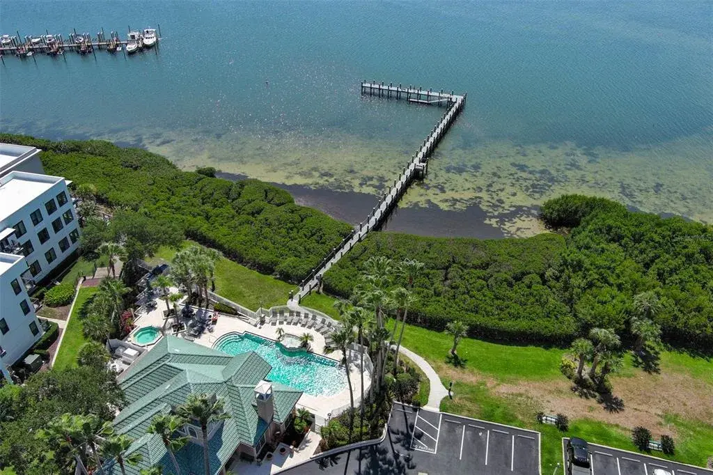 Waterfront amenities with private pier and kayak launch