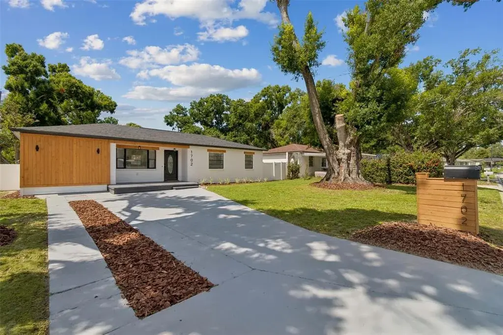 Property for sale at 1702 W JOHNSTON AVENUE, TAMPA, FL, 33603