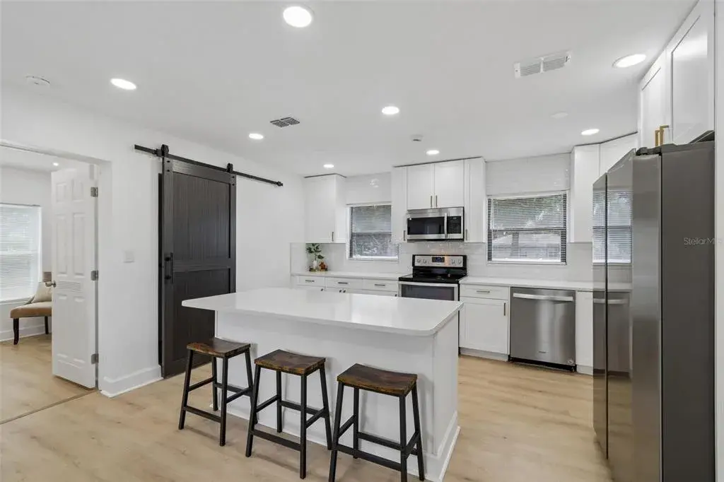 Property for sale at 1702 W JOHNSTON AVENUE, TAMPA, FL, 33603