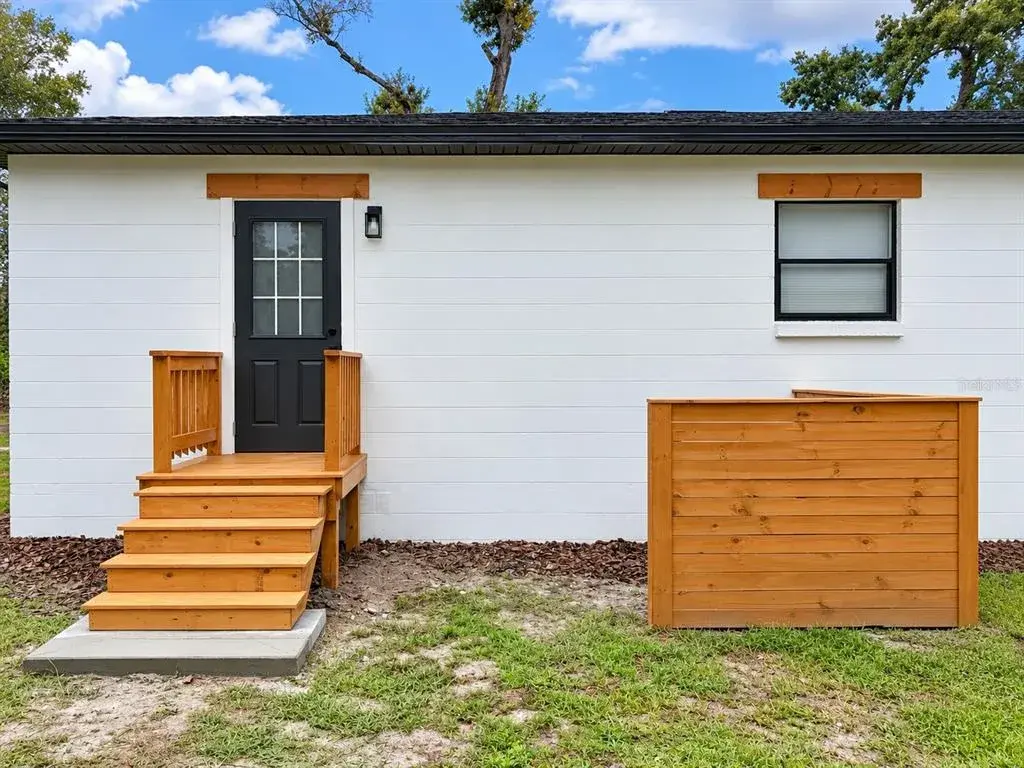 Property for sale at 1702 W JOHNSTON AVENUE, TAMPA, FL, 33603
