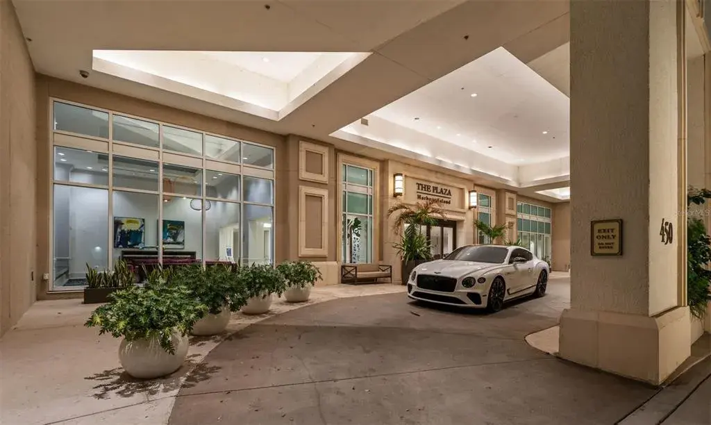 Property for sale at 450 KNIGHTS RUN AVENUE UNIT 2004, TAMPA, FL, 33602