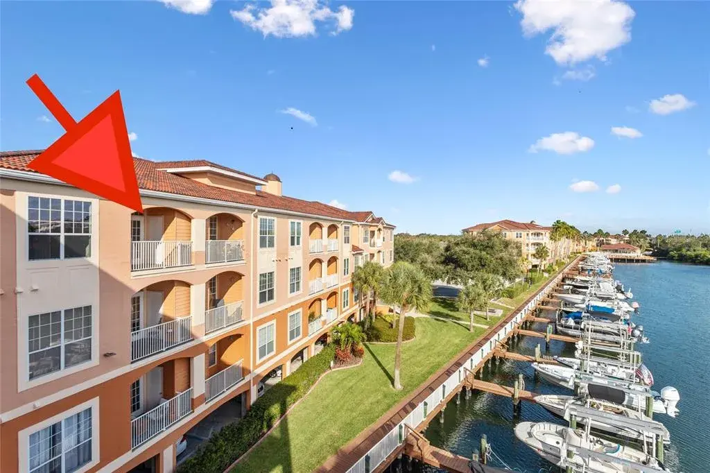 End Unit, Top Floor location with only one neighbor!