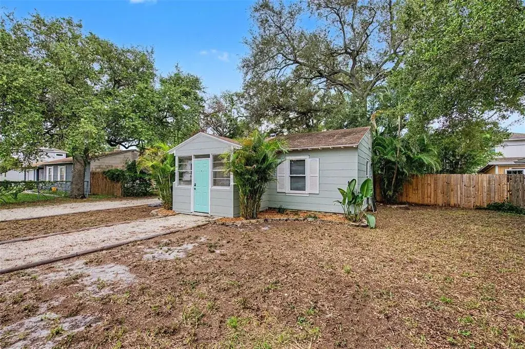 Property for sale at 3208 W HARTNETT AVENUE, TAMPA, FL, 33611