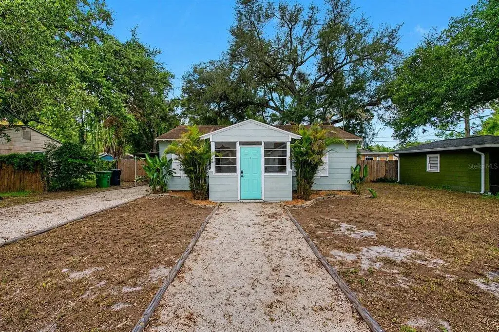 Property for sale at 3208 W HARTNETT AVENUE, TAMPA, FL, 33611