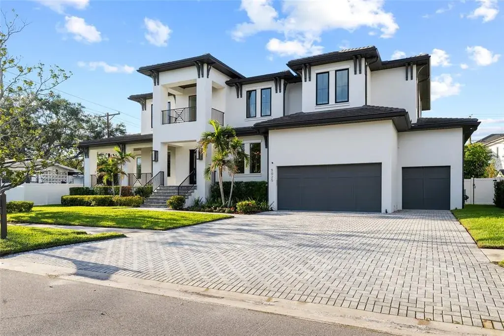 Property for sale at 5025 W DANTE AVENUE, TAMPA, FL, 33629