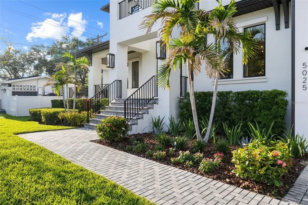 Property for sale at 5025 W DANTE AVENUE, TAMPA, FL, 33629