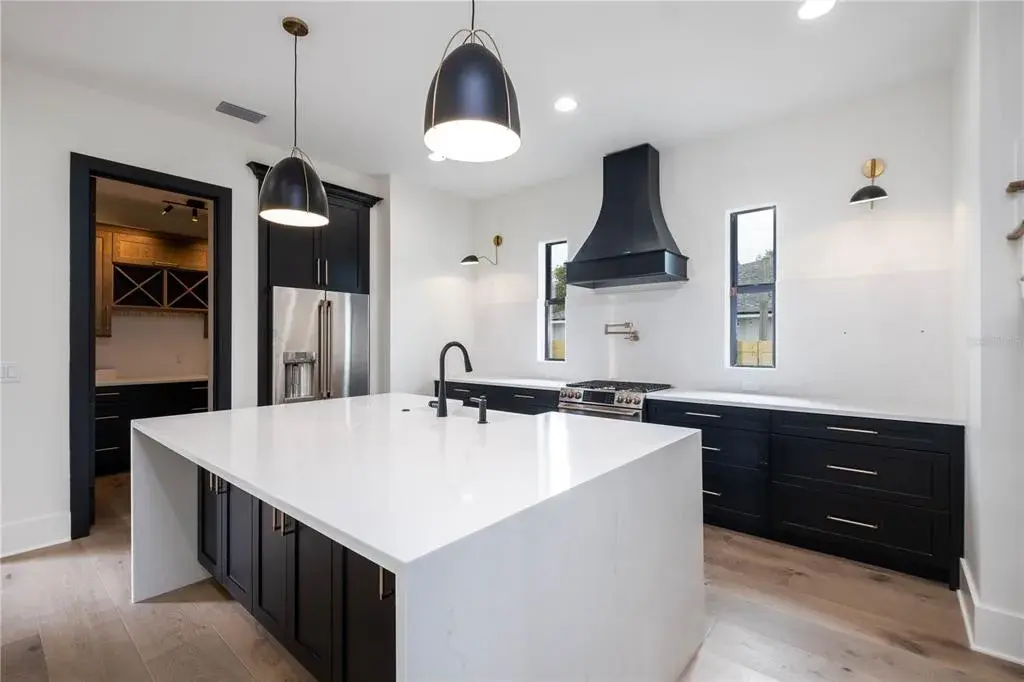 Property for sale at 818 W KENTUCKY AVENUE, TAMPA, FL, 33603