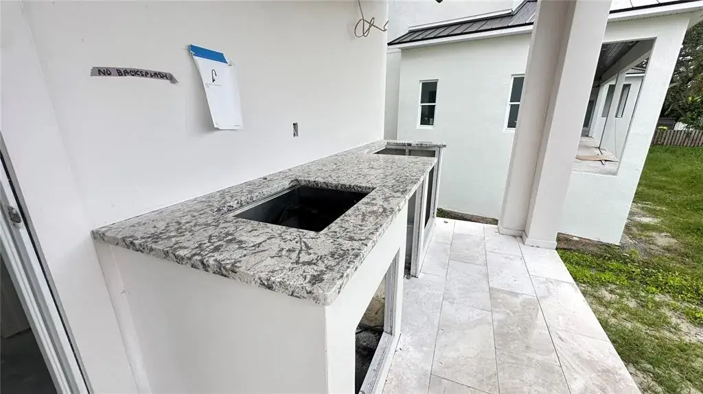 outdoor kitchen