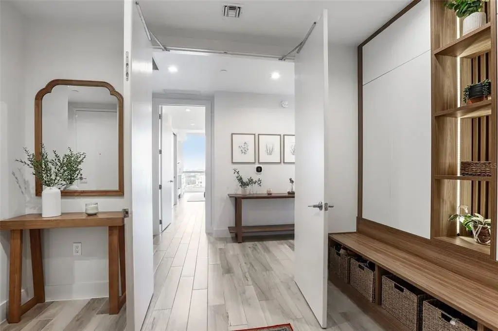 Private foyer entry with built-in storage