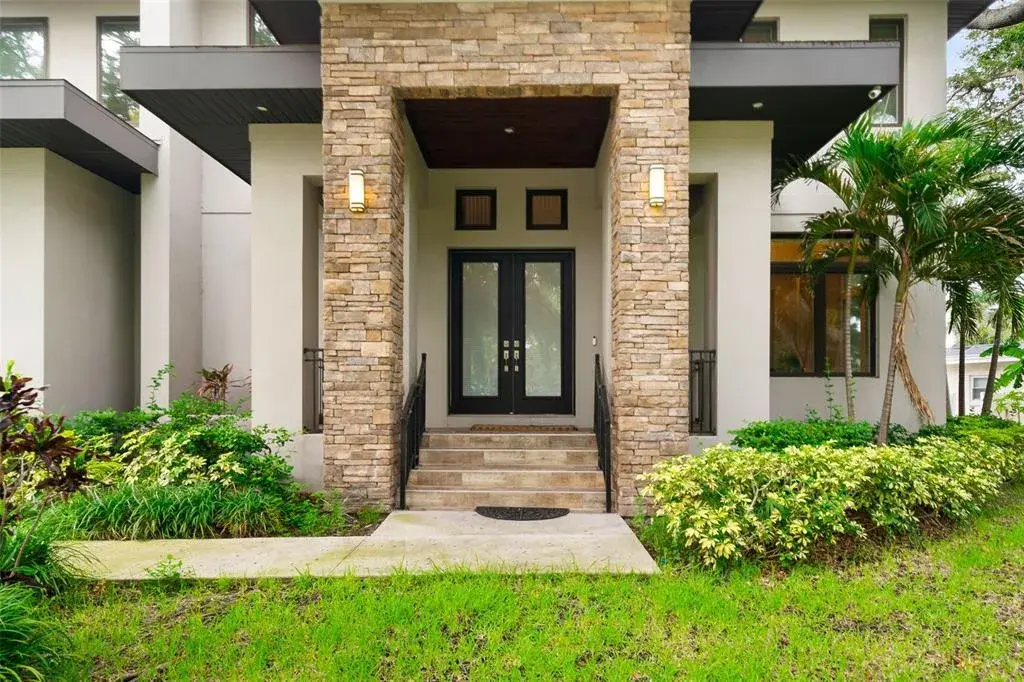 Property for sale at 4905 W SPRING LAKE DRIVE, TAMPA, FL, 33629