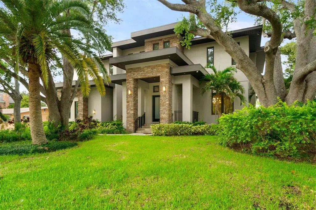 Property for sale at 4905 W SPRING LAKE DRIVE, TAMPA, FL, 33629