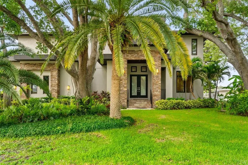 Property for sale at 4905 W SPRING LAKE DRIVE, TAMPA, FL, 33629