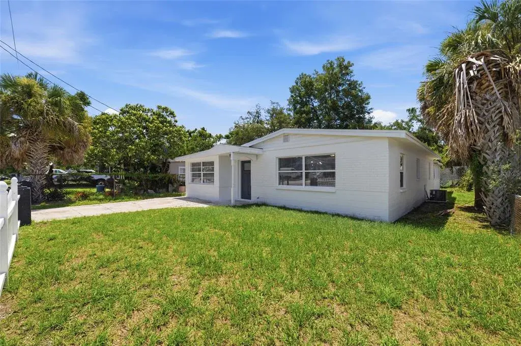 Property for sale at 4009 E POWHATAN AVENUE, TAMPA, FL, 33610