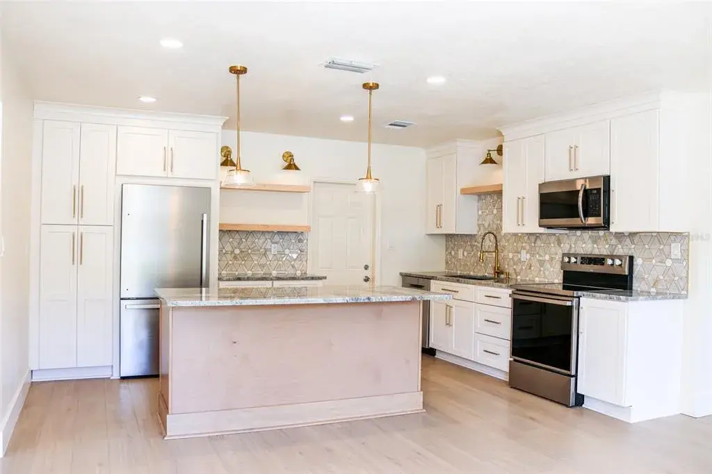 Property for sale at 4211 W BAY VIEW AVENUE, TAMPA, FL, 33611