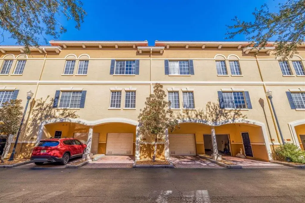 Property for sale at 5252 W KENNEDY BOULEVARD, TAMPA, FL, 33609