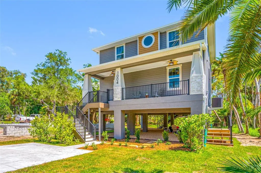 Property for sale at 1004 W HENRY AVENUE, TAMPA, FL, 33604