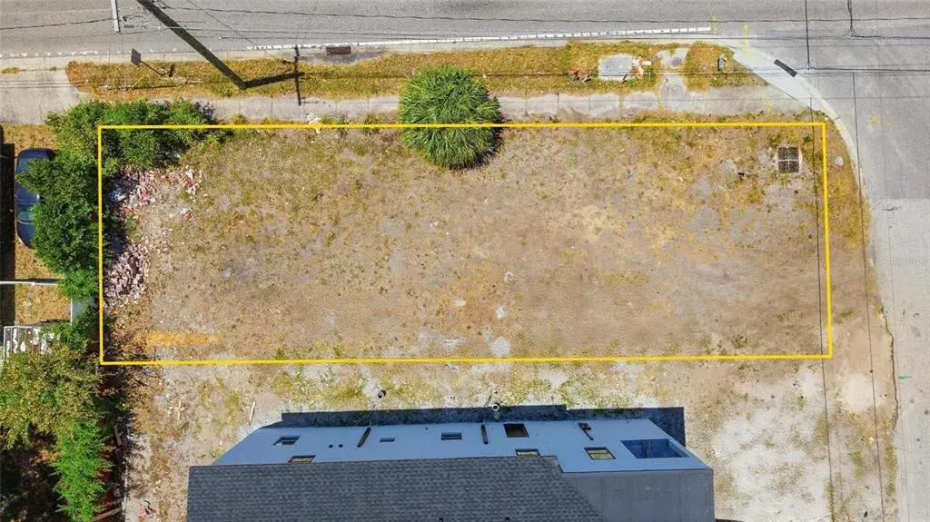 Corner lot