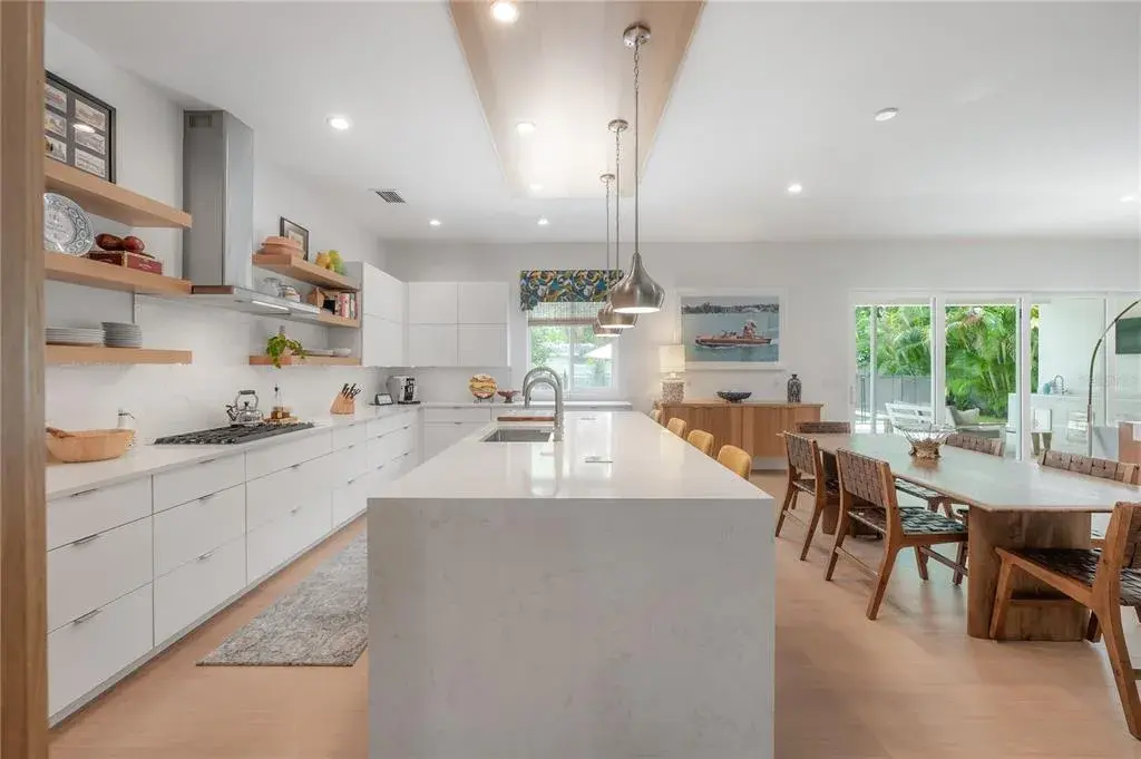 Property for sale at 4207 W JETTON AVENUE, TAMPA, FL, 33629