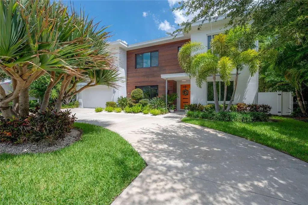 Property for sale at 4207 W JETTON AVENUE, TAMPA, FL, 33629