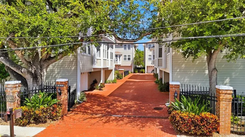Property for sale at 3315 W DE LEON STREET UNIT 18, TAMPA, FL, 33609