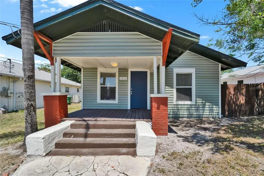 1312 E Louise Avenue, Tampa, FL, 33603