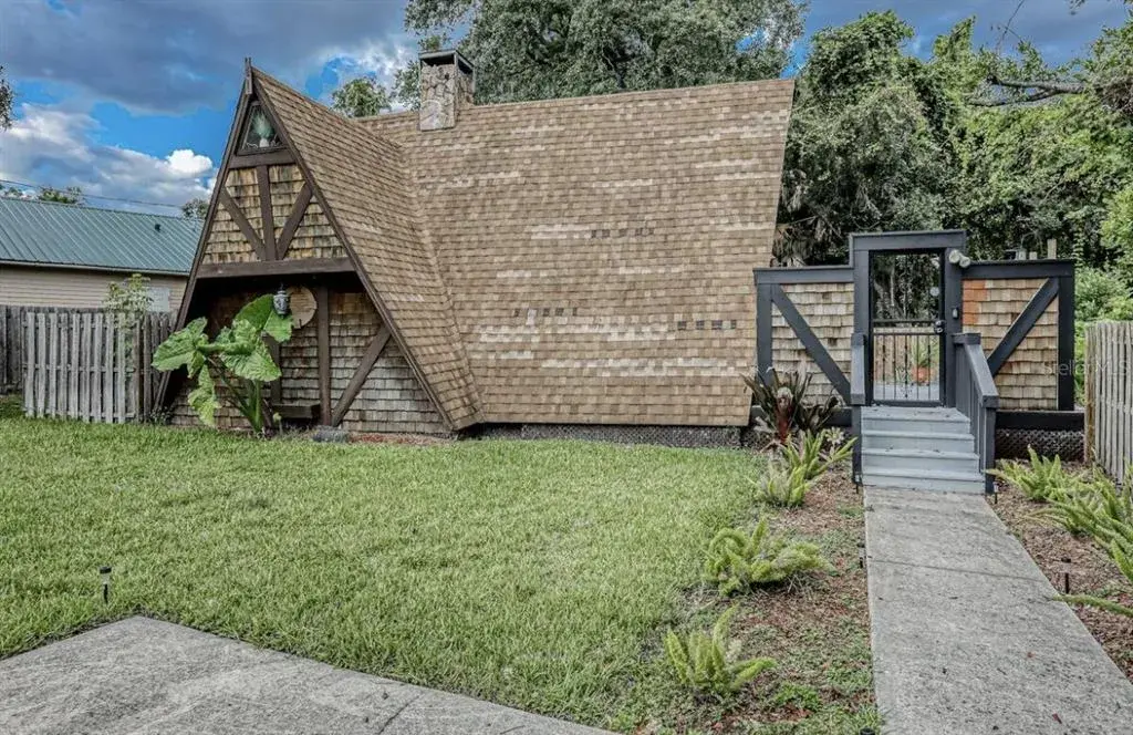 9607 N Connechusett Road, Tampa, FL, 33617