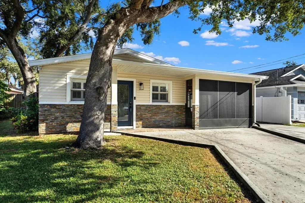 2907 W Wallace Avenue, Tampa, FL, 33611