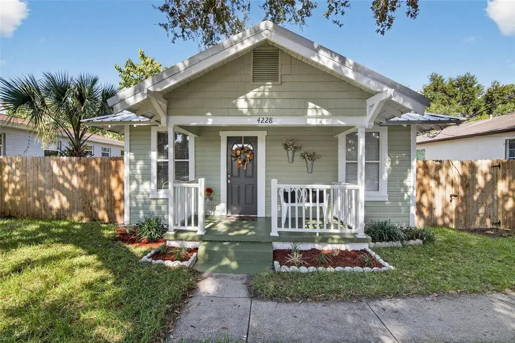 Tampa, FL, 33610