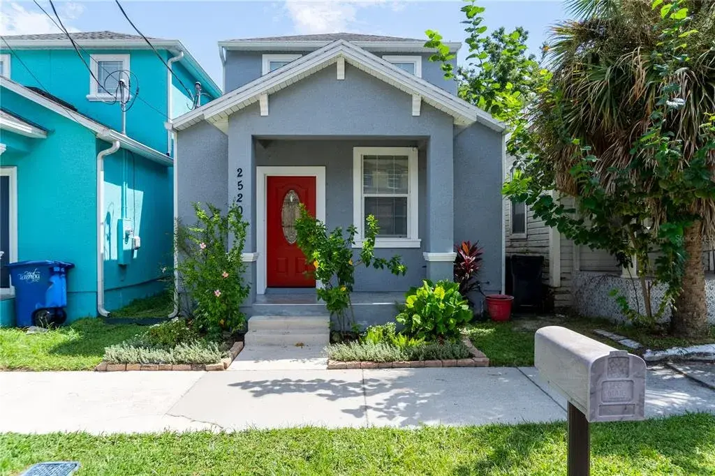2520 W Chestnut Street, Tampa, FL, 33607